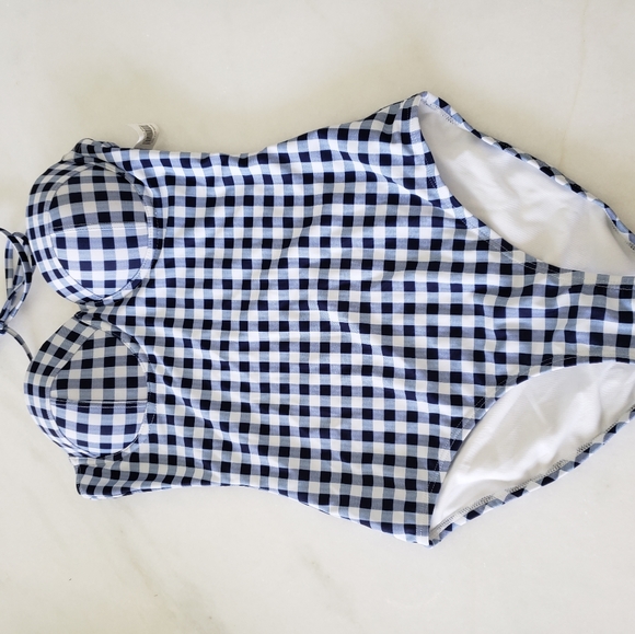 clothes - Picture 1 of 1